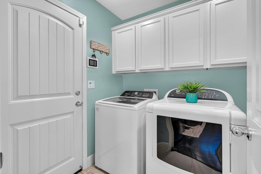 Image 34 of property listing at 5447 Burns Avenue, Fresno, CA 93727