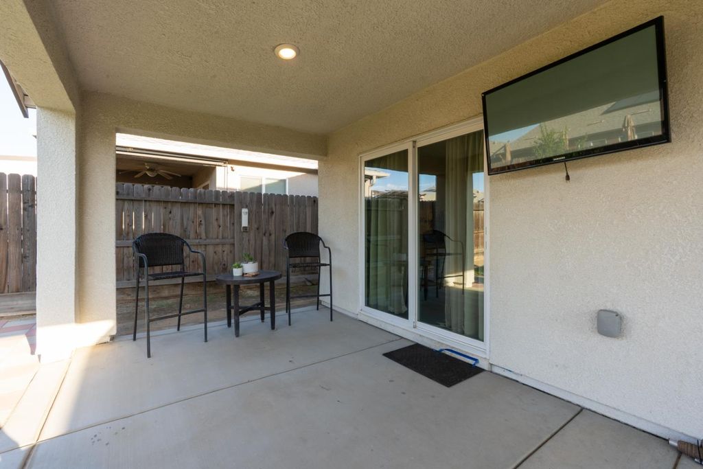 Image 37 of property listing at 5447 Burns Avenue, Fresno, CA 93727