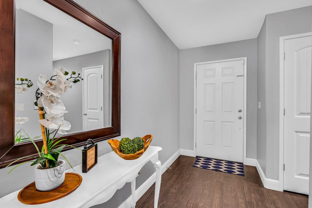 Image 5 of property listing at 5447 Burns Avenue, Fresno, CA 93727