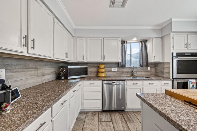 1022 Apache Falls Drive, Katy, TX 77450