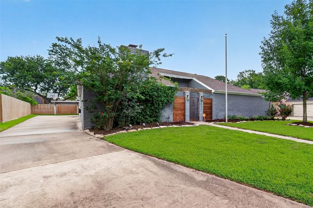 1022 Apache Falls Drive, Katy, TX 77450