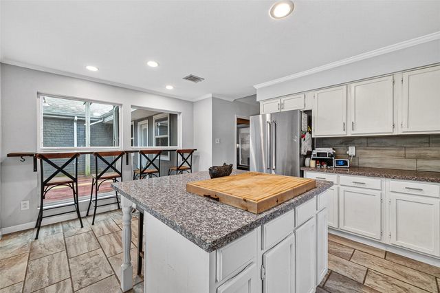 1022 Apache Falls Drive, Katy, TX 77450