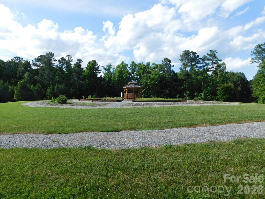 139 W Settings Boulevard NW 106, Valdese, NC 28690