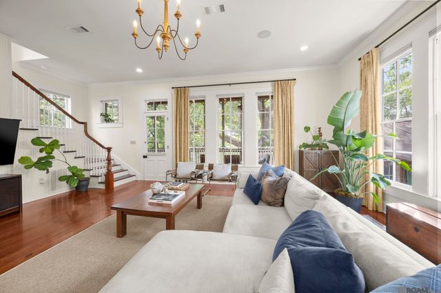 8262 Highland Rd, Baton Rouge, LA 70808