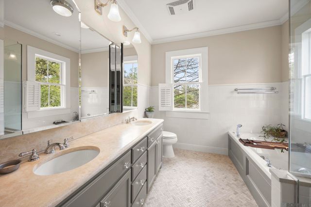 8262 Highland Rd, Baton Rouge, LA 70808