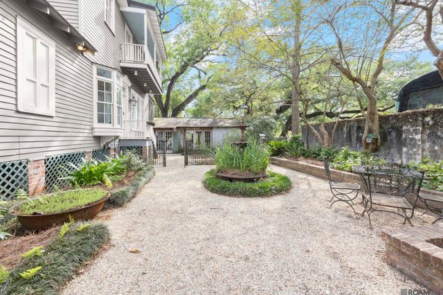 8262 Highland Rd, Baton Rouge, LA 70808