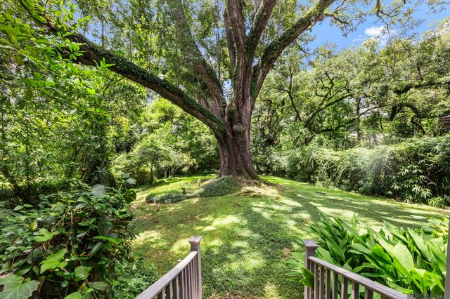 8262 Highland Rd, Baton Rouge, LA 70808