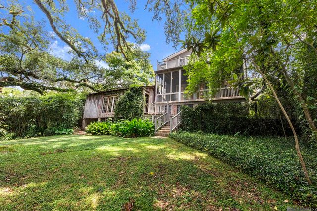 8262 Highland Rd, Baton Rouge, LA 70808
