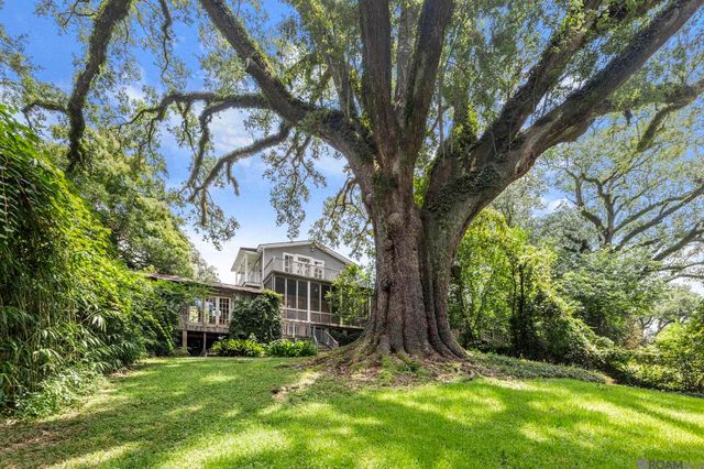 8262 Highland Rd, Baton Rouge, LA 70808