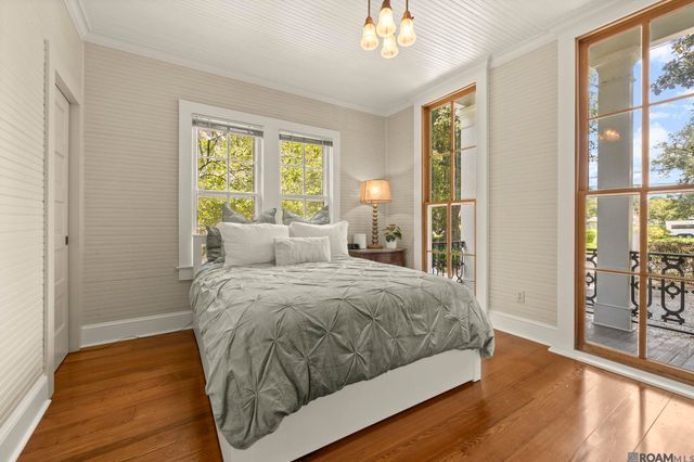 8262 Highland Rd, Baton Rouge, LA 70808