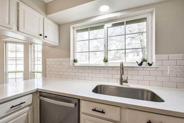 4107 Valley Haven Drive, Kingwood, TX 77339