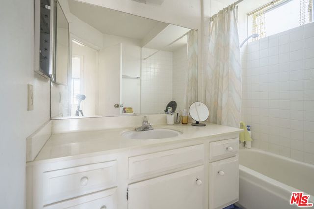4140 Picasso Avenue, Woodland Hills, CA 91364