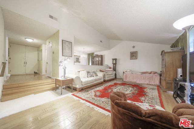 4140 Picasso Avenue, Woodland Hills, CA 91364