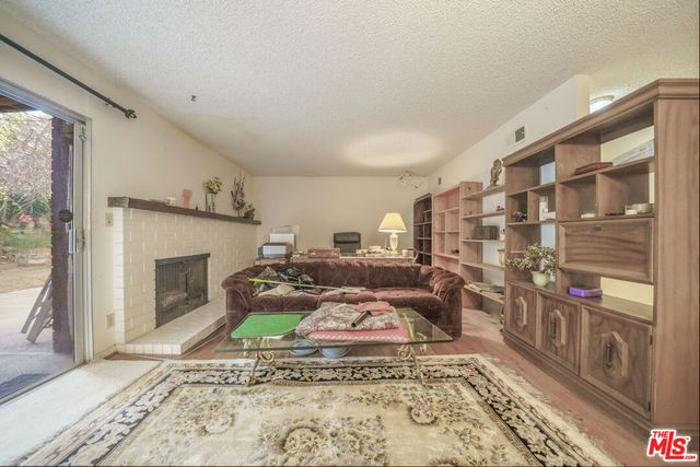 4140 Picasso Avenue, Woodland Hills, CA 91364