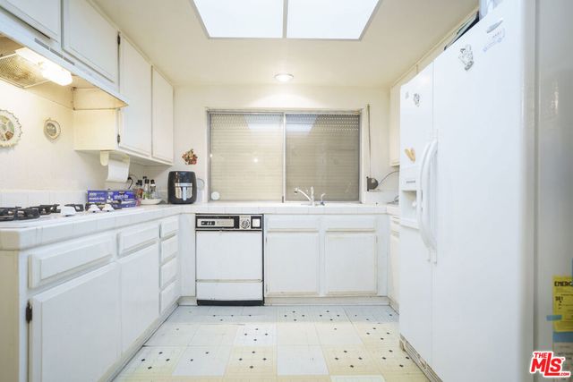 4140 Picasso Avenue, Woodland Hills, CA 91364