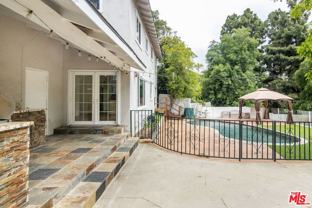 5326 Leghorn Avenue, Sherman Oaks, CA 91401