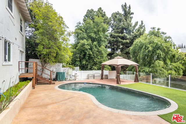 5326 Leghorn Avenue, Sherman Oaks, CA 91401