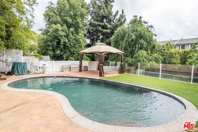 5326 Leghorn Avenue, Sherman Oaks, CA 91401