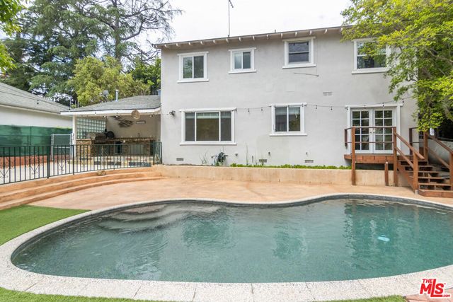 5326 Leghorn Avenue, Sherman Oaks, CA 91401