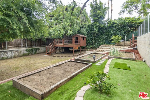 5326 Leghorn Avenue, Sherman Oaks, CA 91401