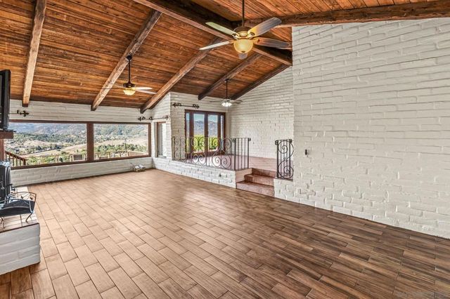 2305 Royal Oak, Escondido, CA 92027