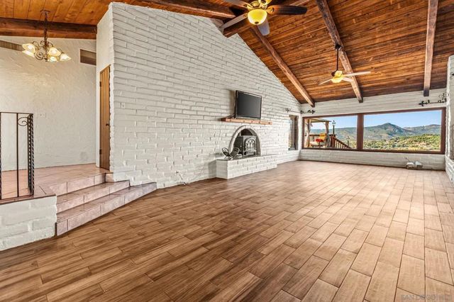 2305 Royal Oak, Escondido, CA 92027