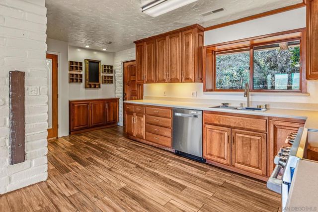 2305 Royal Oak, Escondido, CA 92027