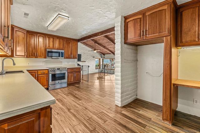 2305 Royal Oak, Escondido, CA 92027