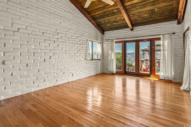 2305 Royal Oak, Escondido, CA 92027