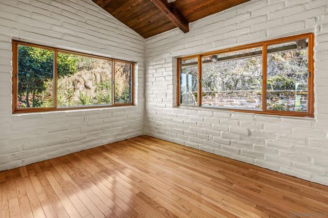 2305 Royal Oak, Escondido, CA 92027