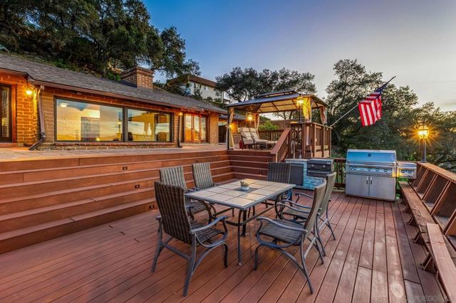 2305 Royal Oak, Escondido, CA 92027