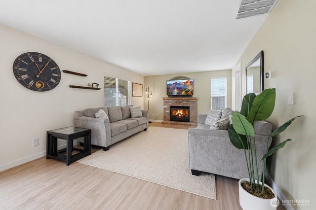 13014 SE 305th Place, Auburn, WA 98092