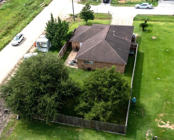 3902 Victoria Avenue, Dickinson, TX 77539