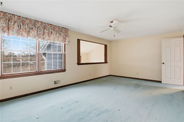 10 Creek Rdg, Pittsford, NY 14534