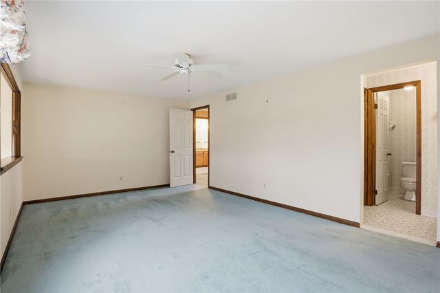 10 Creek Rdg, Pittsford, NY 14534