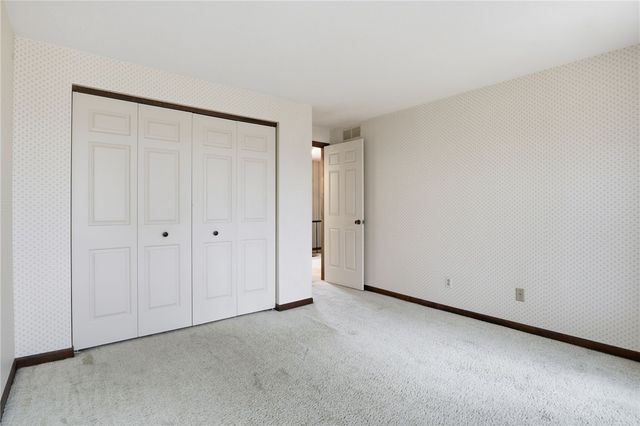 10 Creek Rdg, Pittsford, NY 14534