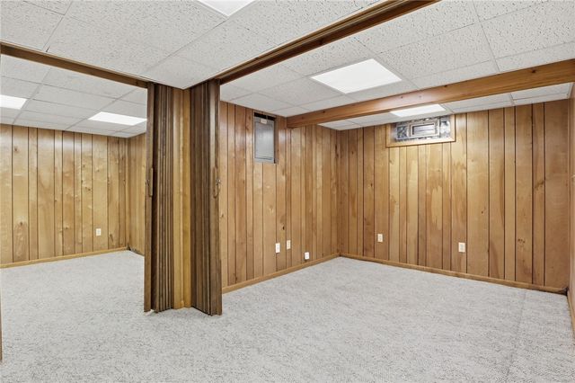 10 Creek Rdg, Pittsford, NY 14534