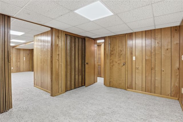 10 Creek Rdg, Pittsford, NY 14534