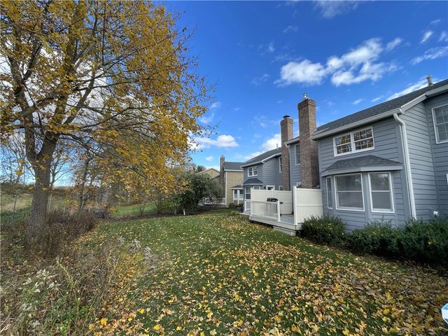 10 Creek Rdg, Pittsford, NY 14534