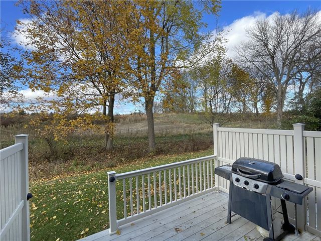 10 Creek Rdg, Pittsford, NY 14534