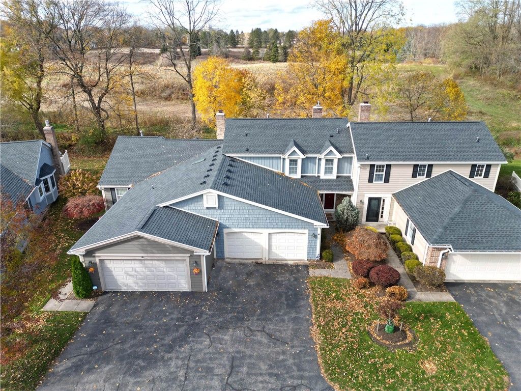 10 Creek Rdg, Pittsford, NY 14534