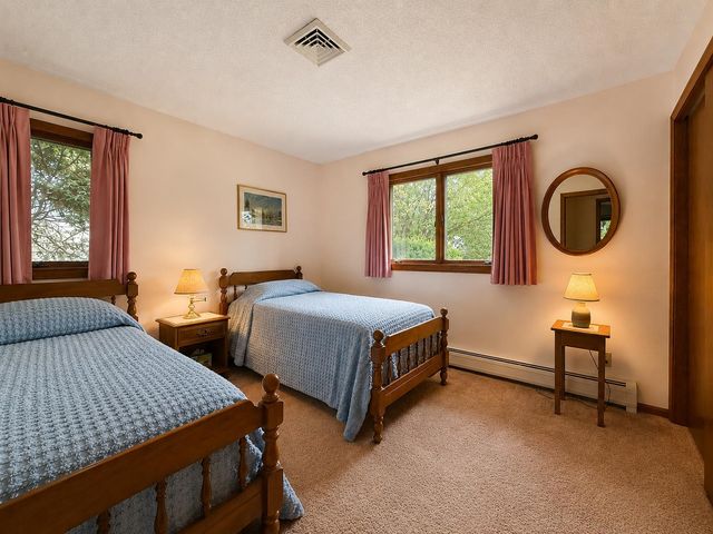 11 Rivendell Drive, Essex Junction, VT 05452