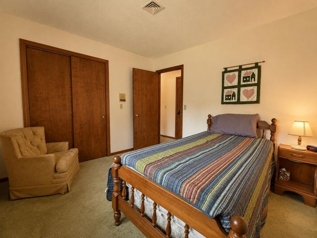 11 Rivendell Drive, Essex Junction, VT 05452