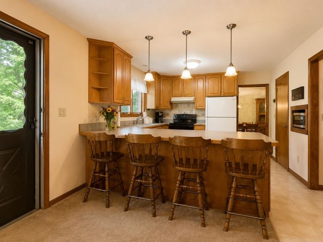 11 Rivendell Drive, Essex Junction, VT 05452