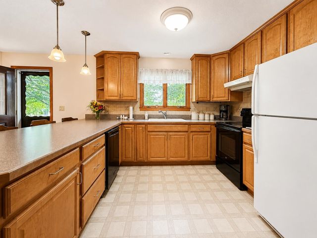 11 Rivendell Drive, Essex Junction, VT 05452