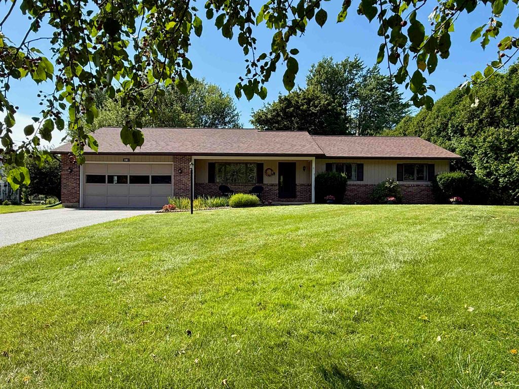 11 Rivendell Drive, Essex Junction, VT 05452