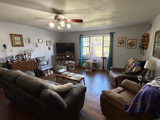 1211 W Quitman Street, Heber Springs, AR 72543