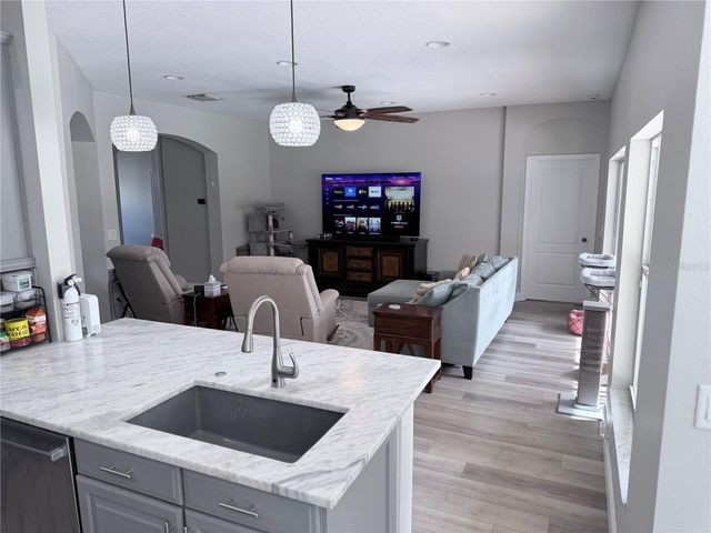 1403 EMERALD HILL WAY, Valrico, FL 33594