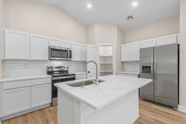 17142 W Lawson Cir, Goddard, KS 67052