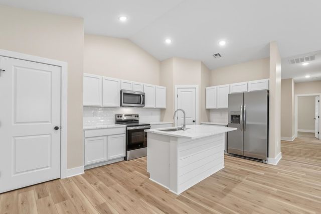 17142 W Lawson Cir, Goddard, KS 67052